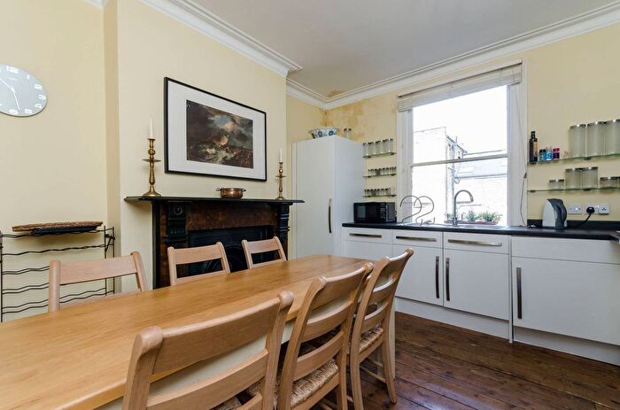 3 Bedroom Maisonette To Rent In Crondace Road, Parsons Green, London, SW6