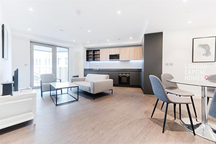 2 Bedroom Apartment To Rent In Western Gateway, London, E16