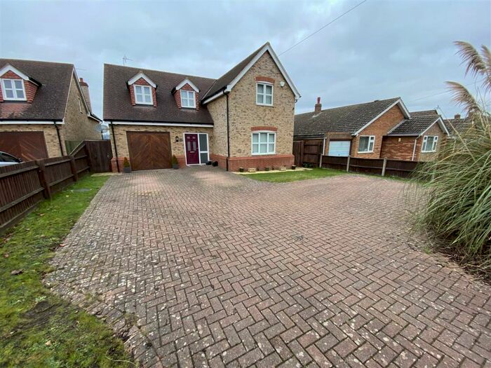 4 Bedroom Detached House To Rent In Greenfield Road, Westoning, Bedford, MK45