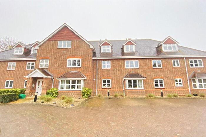 2 Bedroom Apartment To Rent In Sherfield On Loddon, RG27