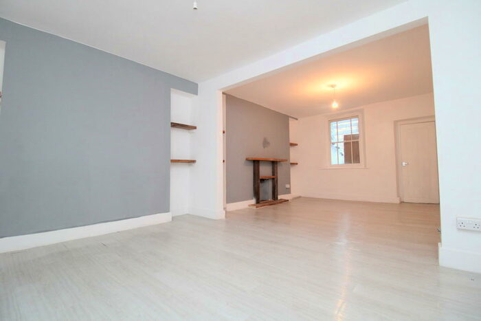 4 Bedroom Terraced House To Rent In Edmondstown Road, Tonypandy, CF40