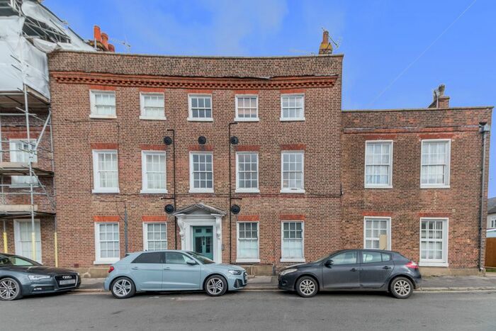 1 Bedroom Flat To Rent In Joy Road, Gravesend, Kent, DA12