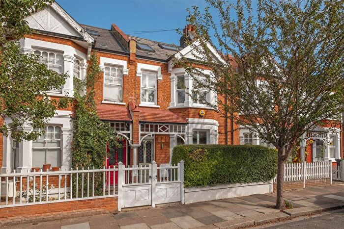 4 Bedroom Property For Sale In Speldhurst Road, London, W4