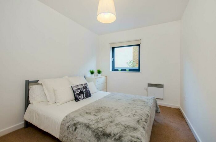 2 Bedroom Flat To Rent In Carmine Wharf, Limehouse, London, E14