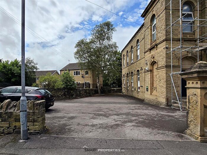1 Bedroom Flat For Sale In The Old Chapel Cross Lane, Newsome, Huddersfield, HD4