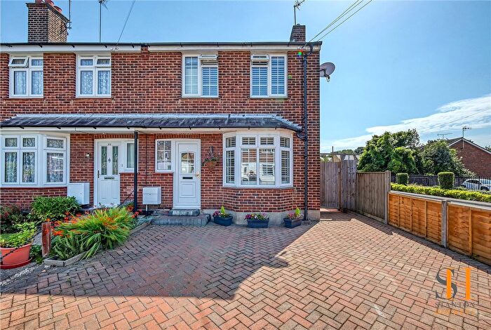 3 Bedroom Semi-Detached House For Sale In Coval Lane, Chelmsford, Essex, CM1
