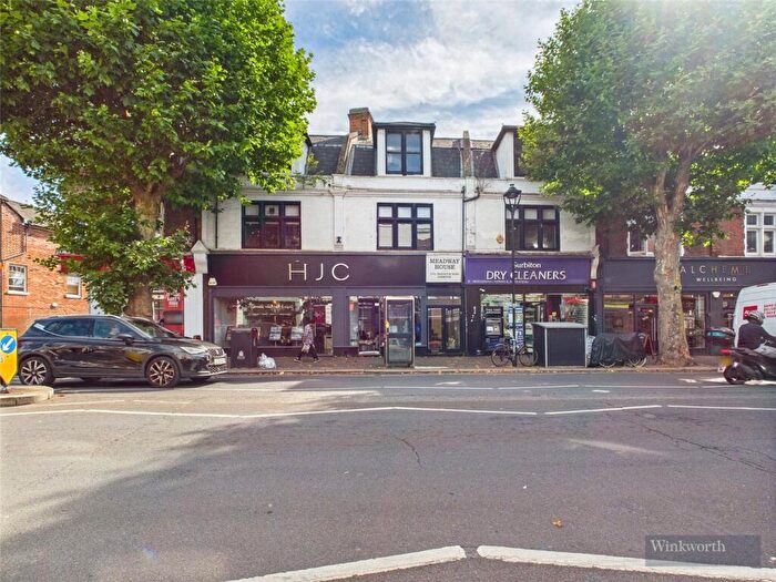 2 Bedroom Apartment To Rent In Brighton Road, Surbiton, KT6