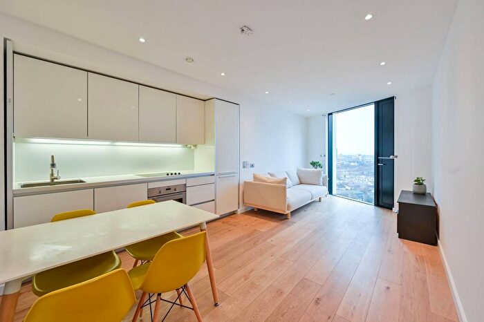 2 Bedroom Flat For Sale In Walworth Road, Elephant And Castle, London, SE1