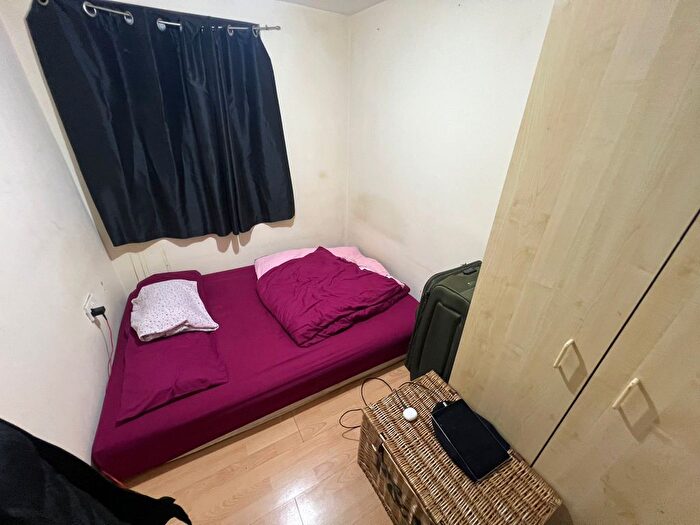 2 Bedroom Flat To Rent In Acacia Road, London, E17