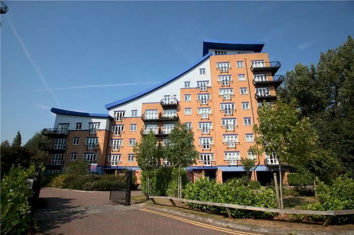 2 Bedroom Flat To Rent In Luscinia View, Napier Road, Reading, Berkshire, RG1