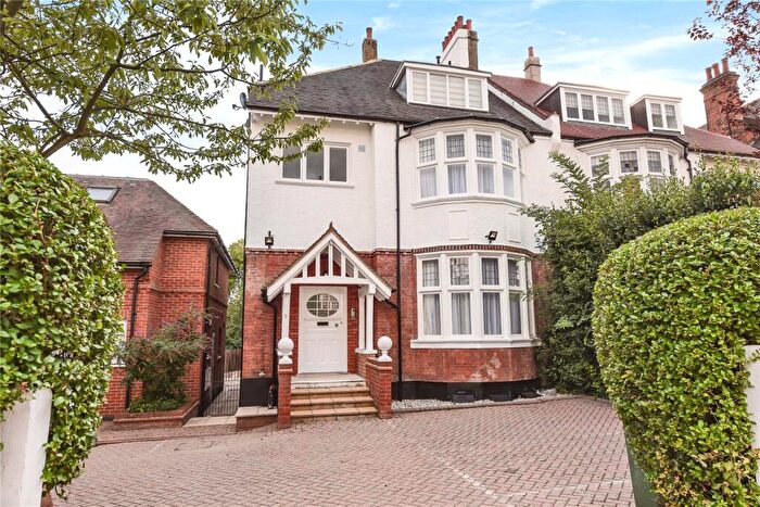 3 Bedroom Apartment To Rent In Bracknell Gardens, Hampstead, London, NW3