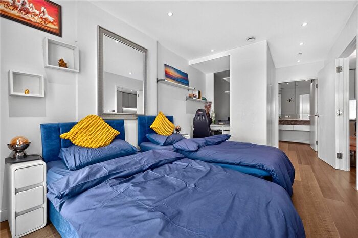 2 Bedroom Flat To Rent In Cutter Lane, London, SE10