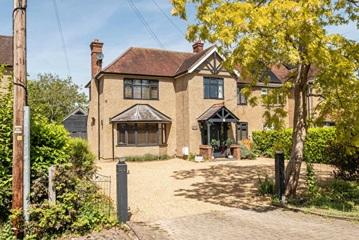 4 Bedroom Semi Detached House For Sale In Day's Lane, Biddenham, Bedford, MK40