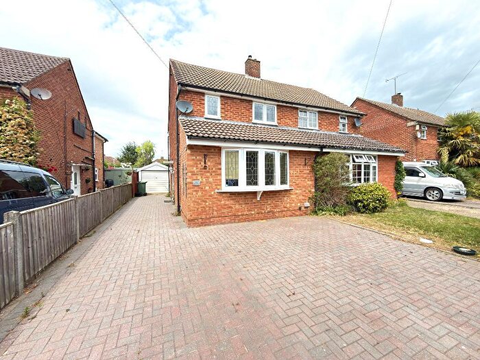 2 Bedroom Semi-Detached House For Sale In Culworth Close, Caddington, Bedfordshire, LU1
