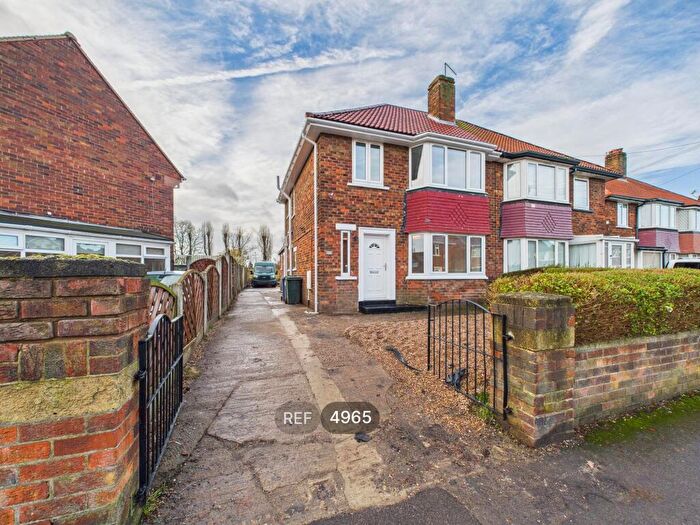 3 Bedroom Semi-Detached House To Rent In Charles Street, Doncaster, DN6
