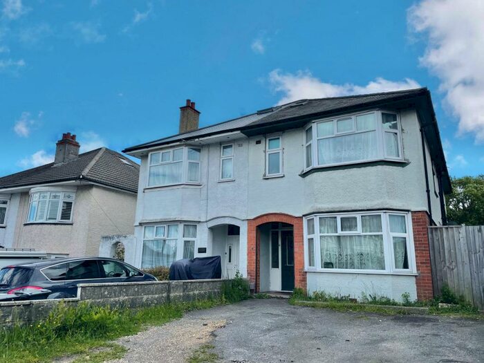 6 Bedroom House To Rent In Christchurch Road, BH7