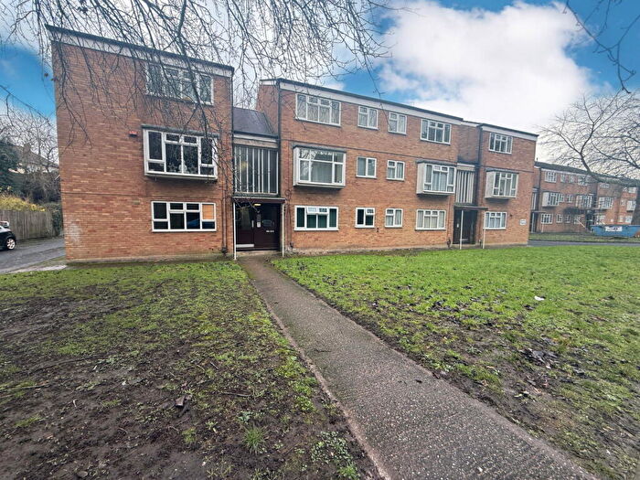 1 Bedroom Flat For Sale In Pebble Close, Stourbridge, West Midlands, DY8