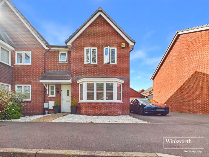 3 Bedroom Semi Detached House For Sale In Lailey Path, Shinfield, RG2