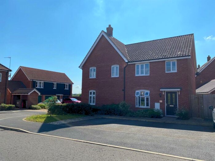 3 Bedroom Semi-Detached House For Sale In Newbolt Close, Stowmarket, IP14