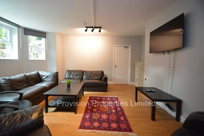 10 Bedroom Terraced House To Rent In Delph Lane, Woodhouse, Leeds, LS6