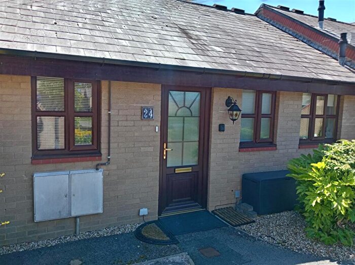 2 Bedroom Bungalow For Sale In Maes Berllan, Craig Y Don, Llandudno, LL30