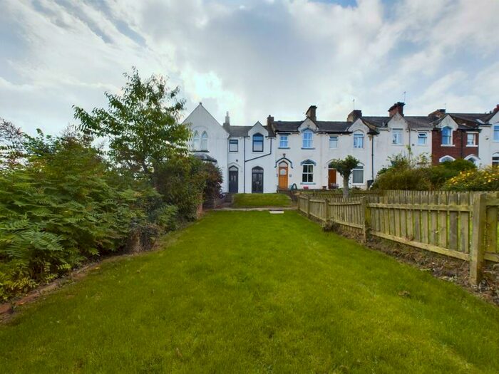 3 Bedroom House To Rent In Alexandra Terrace, Bradford, BD2