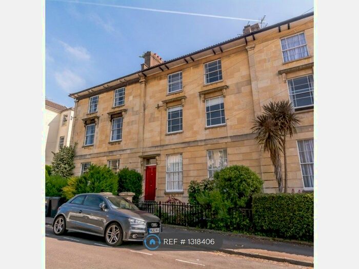 2 Bedroom Flat To Rent In Cotham, Bristol BS6