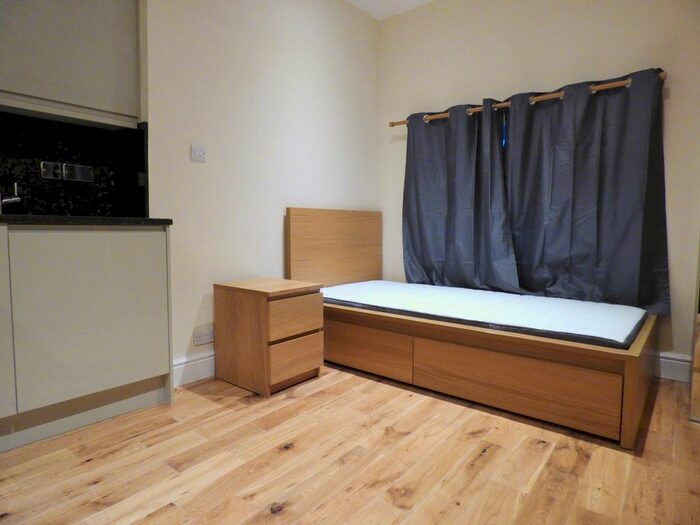 1 Bedroom Flat To Rent In Bilton Road, Perivale, Greenford, UB6