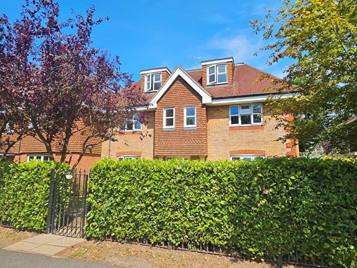 2 Bedroom Apartment For Sale In Church Road, Bookham, KT23