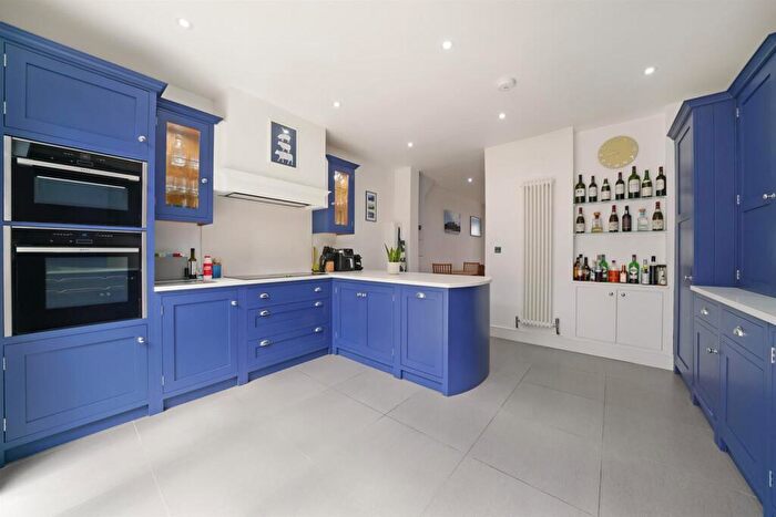 2 Bedroom Terraced House For Sale In Camberwell New Road, London, SE5
