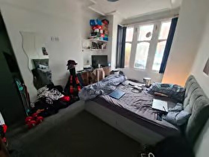 5 Bedroom Terraced House To Rent In Grove Gardens, Leeds, West Yorkshire, LS6