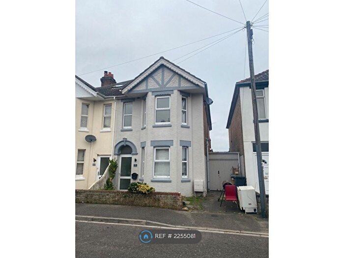 4 Bedroom Semi-Detached House To Rent In Cheltenham Road, Poole, BH12