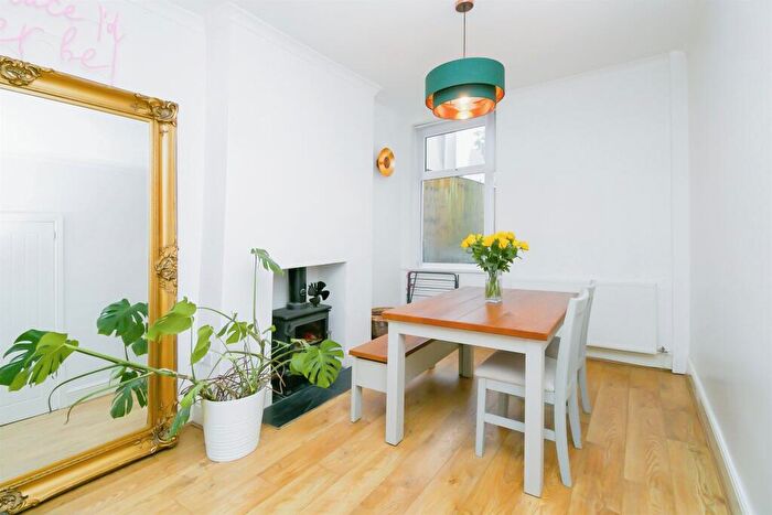 3 Bedroom Terraced House For Sale In Dock View Road, Barry, CF63