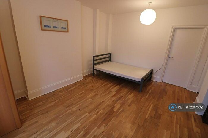 Studio To Rent In Waldram Crescent, London, SE23