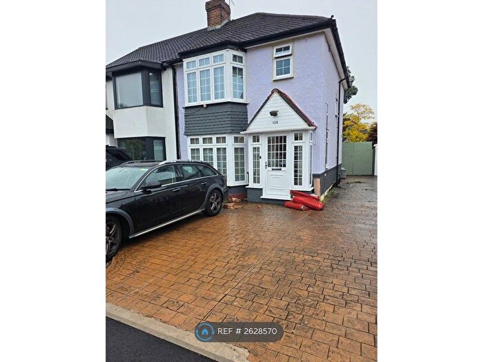 3 Bedroom Semi-Detached House To Rent In Clyfford Road, Ruislip, HA4