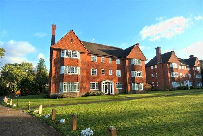 2 Bedroom Apartment To Rent In Weybridge, KT13