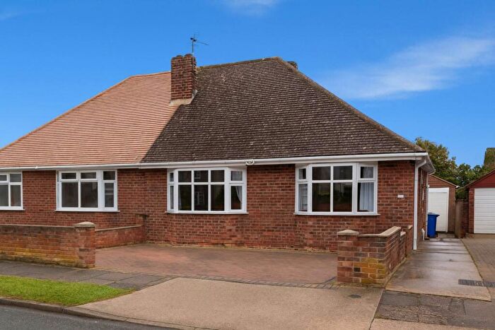 2 Bedroom Bungalow To Rent In Chesterfield Drive, Ipswich, IP1