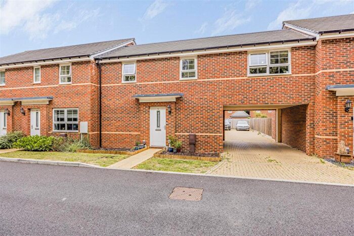 2 Bedroom Maisonette For Sale In Blandings Way, Emsworth, PO10