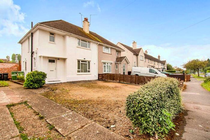 3 Bedroom Semi-Detached House To Rent In Hampshire Drive, Maidstone, Kent, ME15