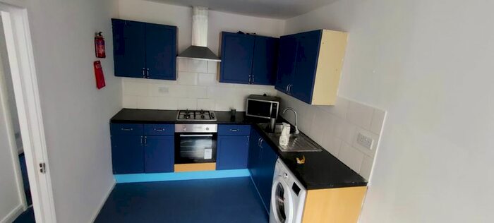 2 Bedroom Flat To Rent In Higham Hill Rd, London, E17