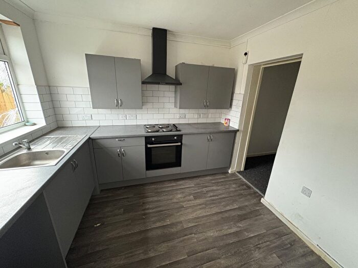 3 Bedroom End Of Terrace House To Rent In Cranbrook Avenue Hull, HU6