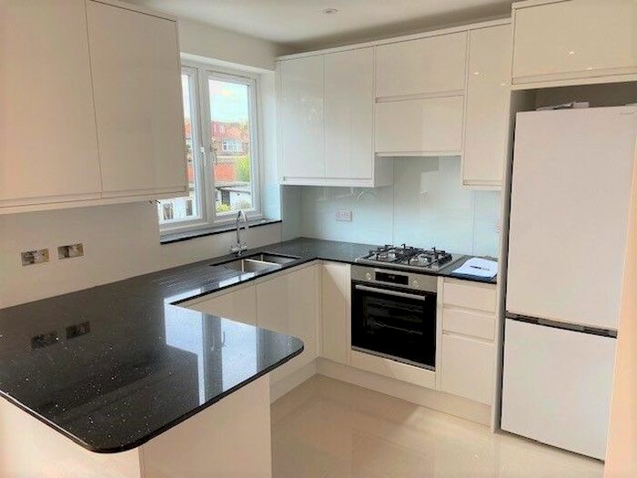 2 Bedroom Flat To Rent In Whitton Avenue East, Greenford, UB6