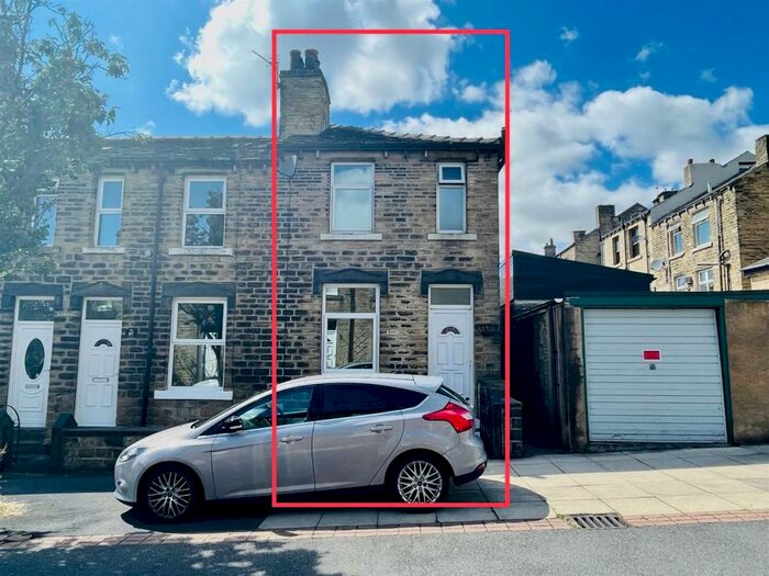 2 Bedroom End Of Terrace House To Rent In Lawrence Road, Marsh, Huddersfield, HD1