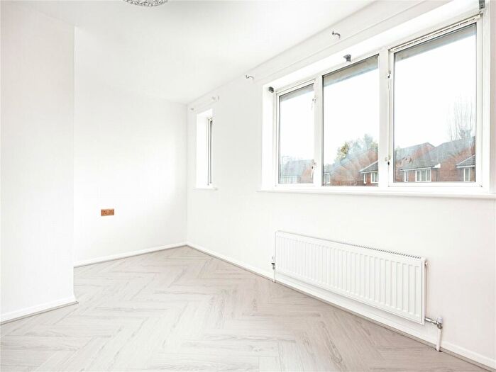 3 Bedroom Terraced House For Sale In Bennetts Close, Mitcham, CR4