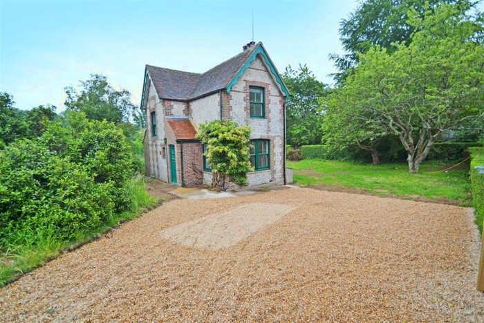 2 Bedroom Cottage To Rent In Falmer Road, Brighton, BN2