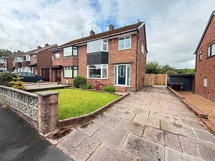 3 Bedroom Semi-Detached House For Sale In Pinewood Grove, Blythe Bridge, Stoke On Trent, ST11