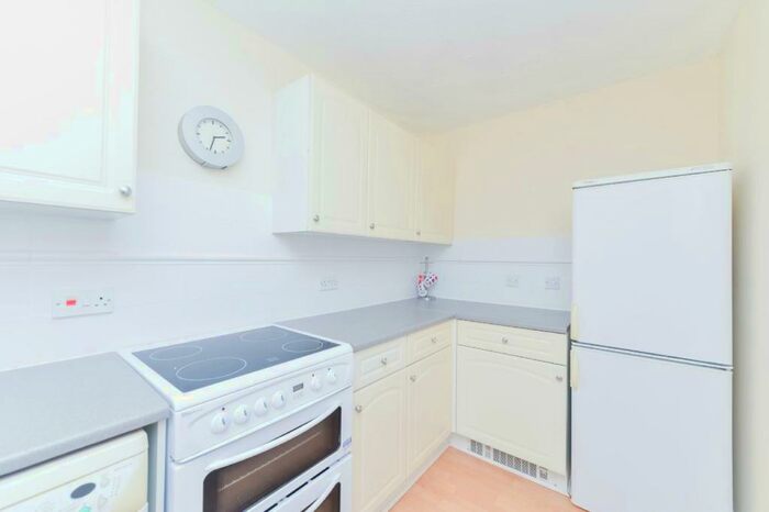 1 Bedroom Flat To Rent In Felixstowe Court, Woolwich Manor Way, London, E16