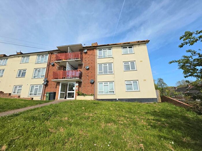 2 Bedroom Flat For Sale In B Merlin Crescent, Exeter, EX4