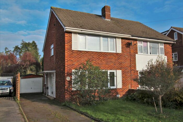 3 Bedroom Semi-Detached House To Rent In Vine Crescent, Reading, Reading, RG30