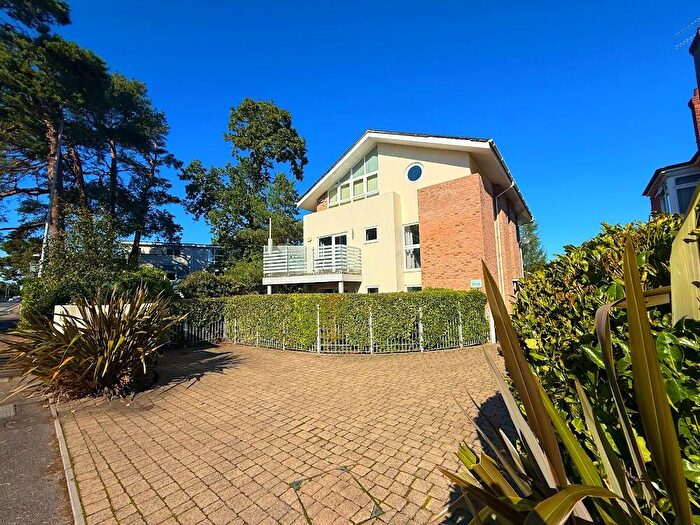 1 Bedroom Flat For Sale In Penn Hill Avenue, Poole, BH14